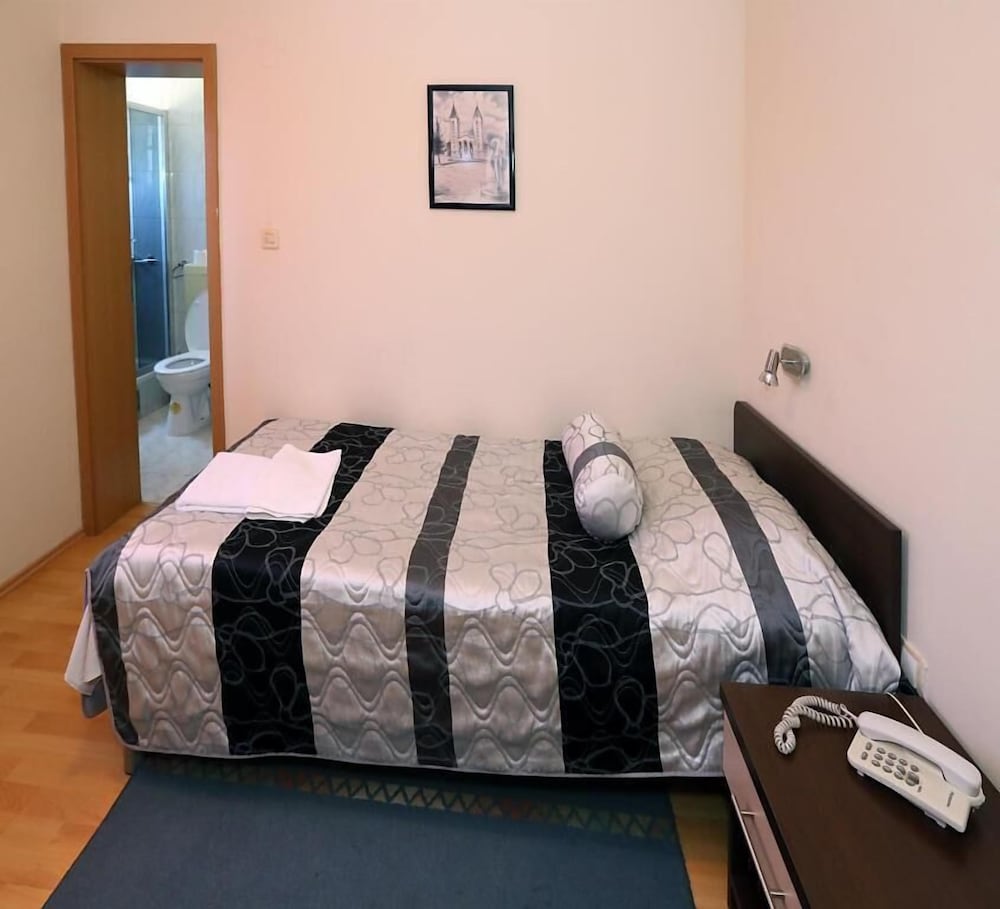 Single Room photo 3