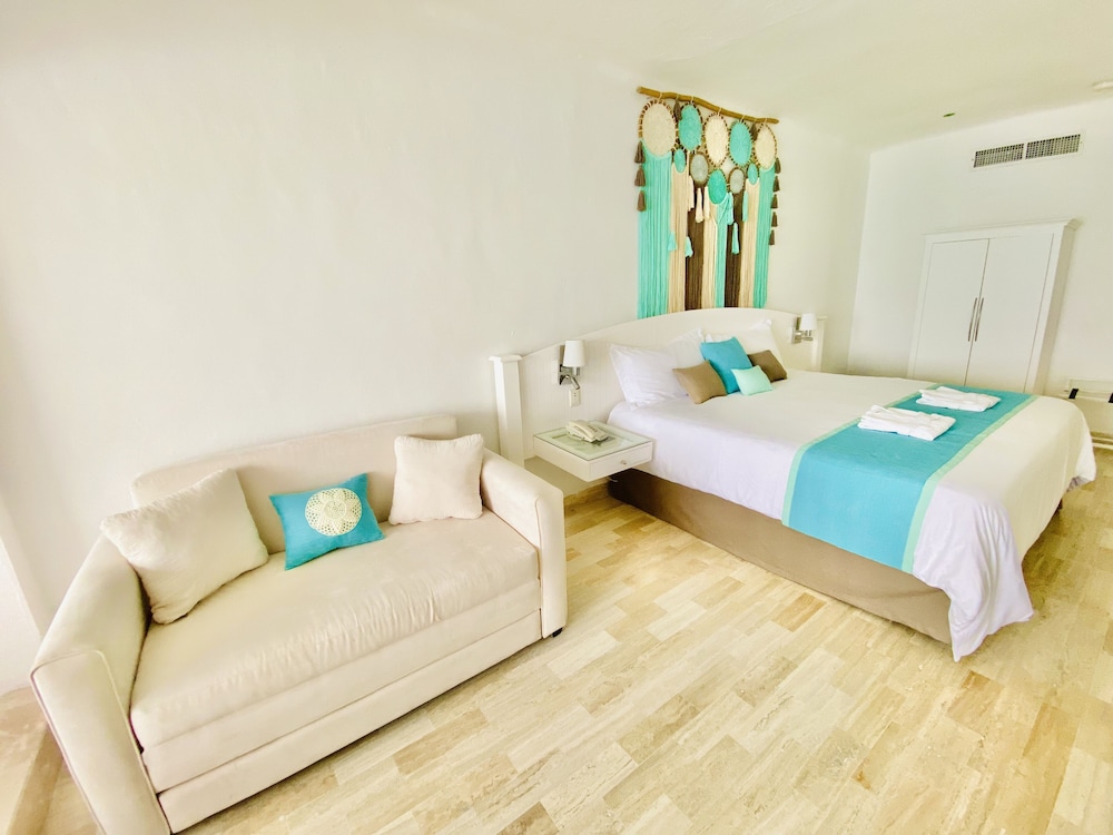 Deluxe Quadruple Room, Sea View photo 2