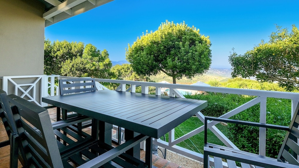 Family Double en-Suite with Children’s Loft Room, Accessible, Ocean View photo 3