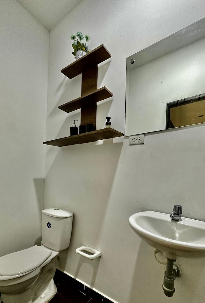 Basic Apartment photo 3