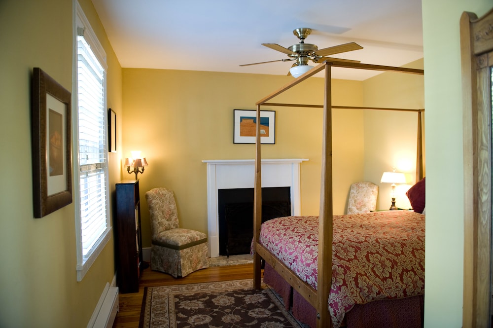 Luxury Room, 1 Queen Bed, Accessible, Fireplace photo 1