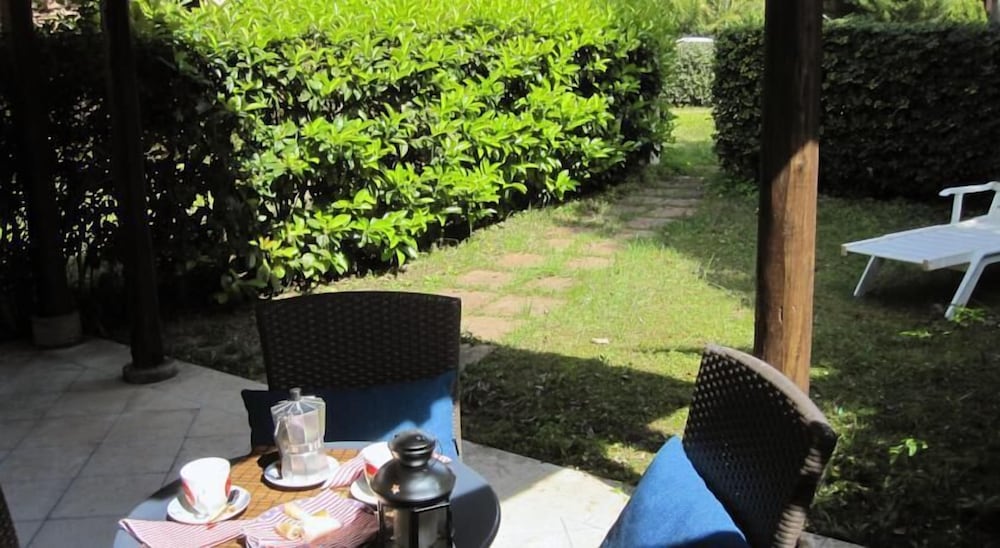 Studio, Patio, Garden Area photo 2