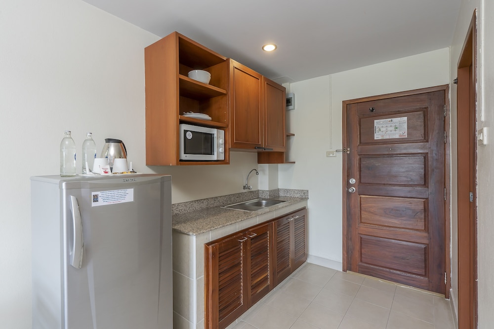Standard Twin Room - Photo 4