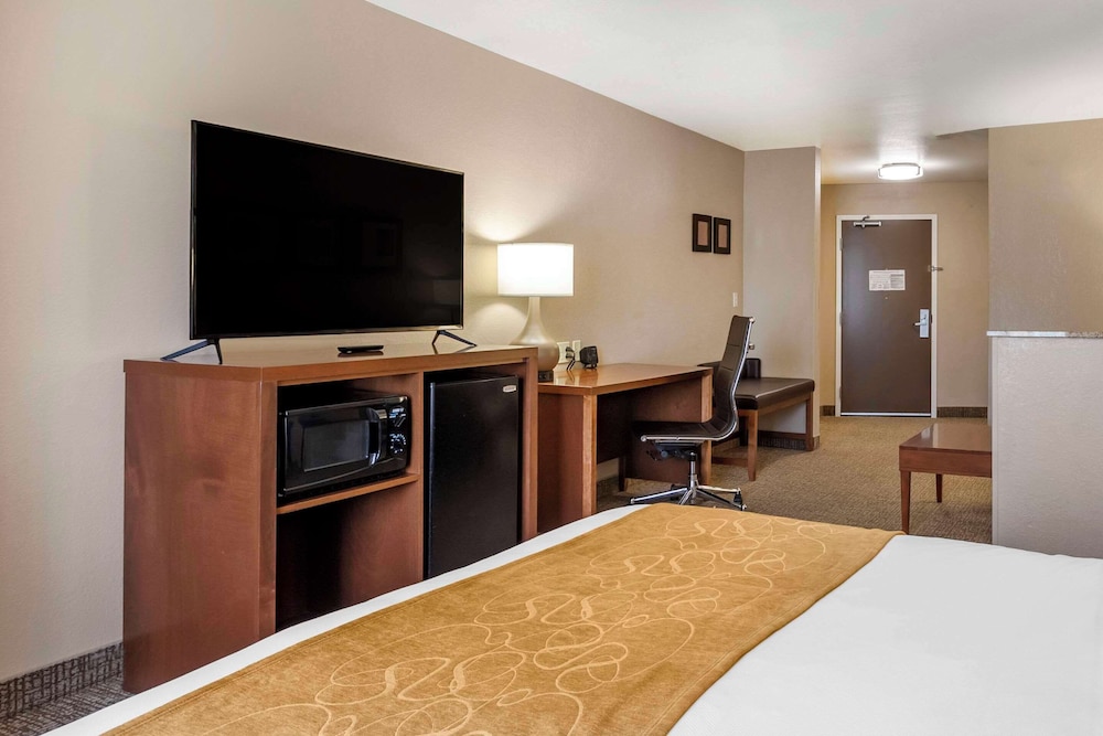 Business Room, 1 King Bed with Sofa bed, Accessible, Non Smoking - Photo 3