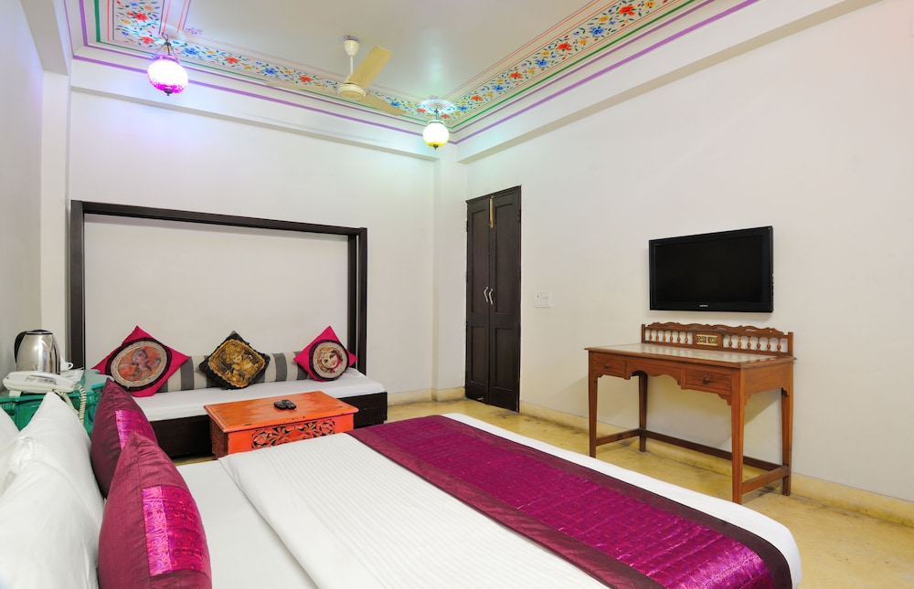 Deluxe Room - Photo 5