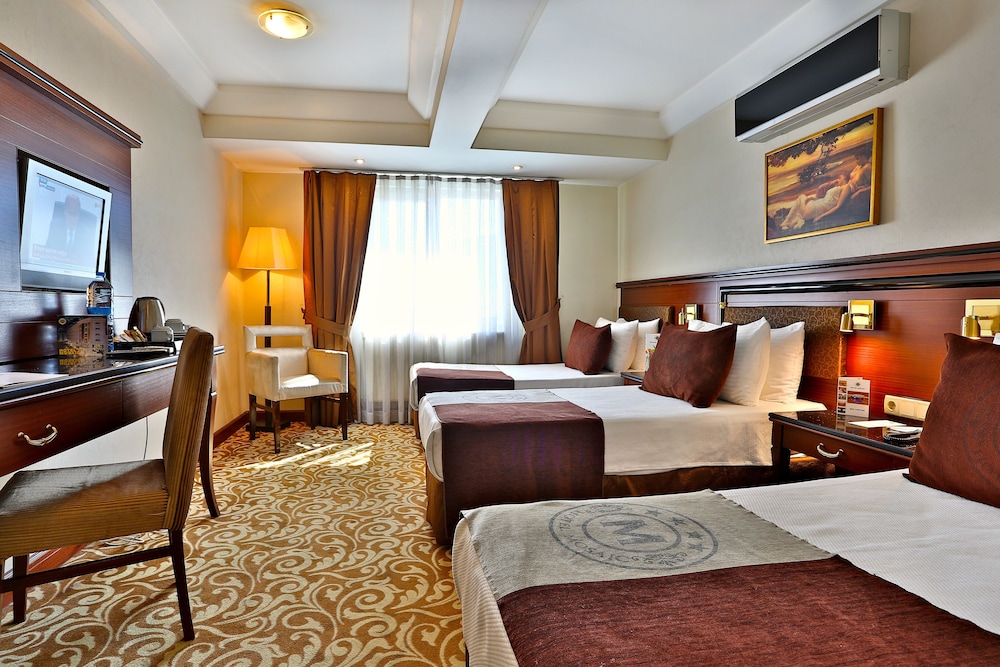 Standard Triple Room, 3 Twin Beds photo 2