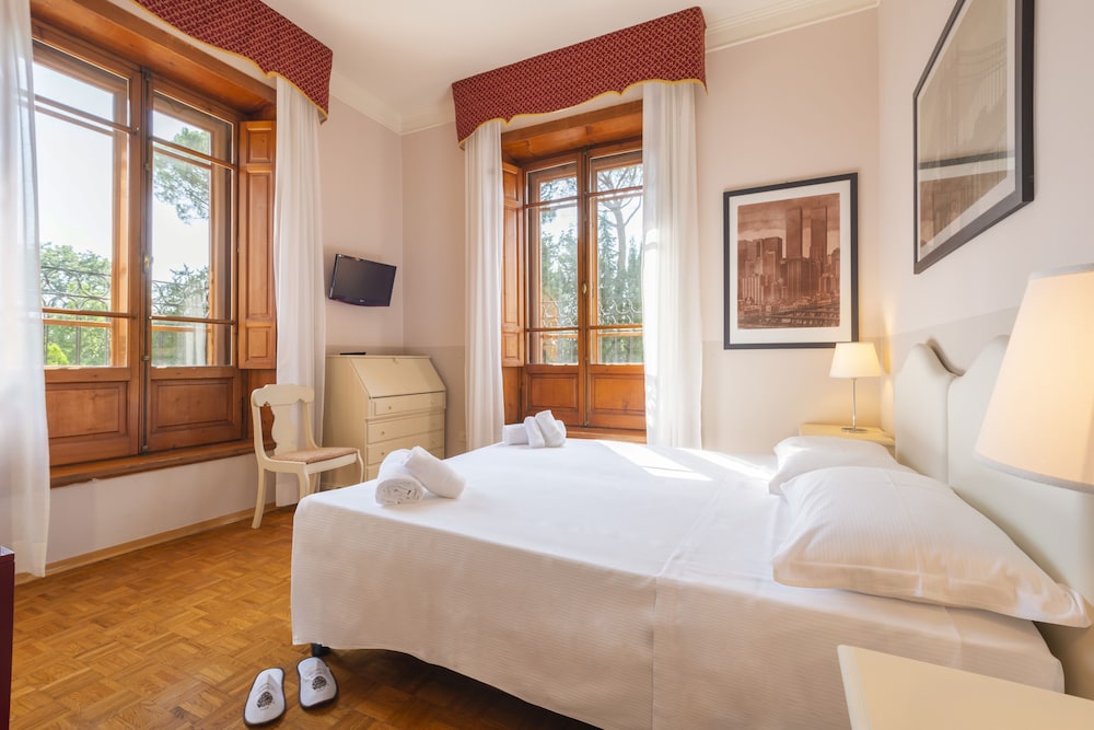 Double Room - Photo 7
