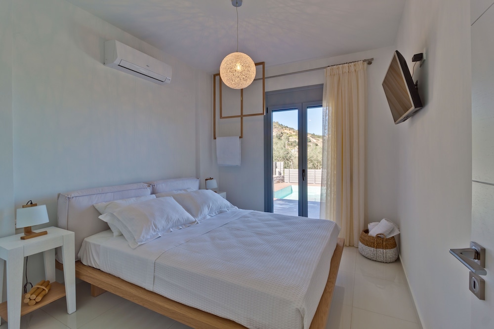 Design Villa, 3 Bedrooms, Private Pool, Sea View