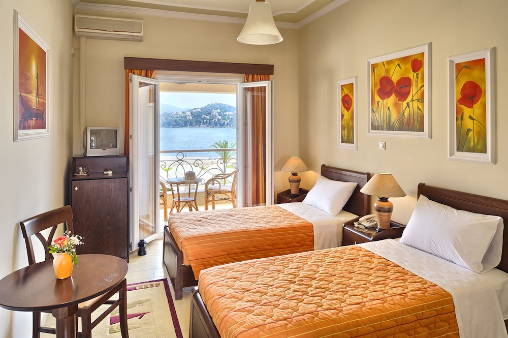 Double or Twin Room, Partial Sea View - Photo 5