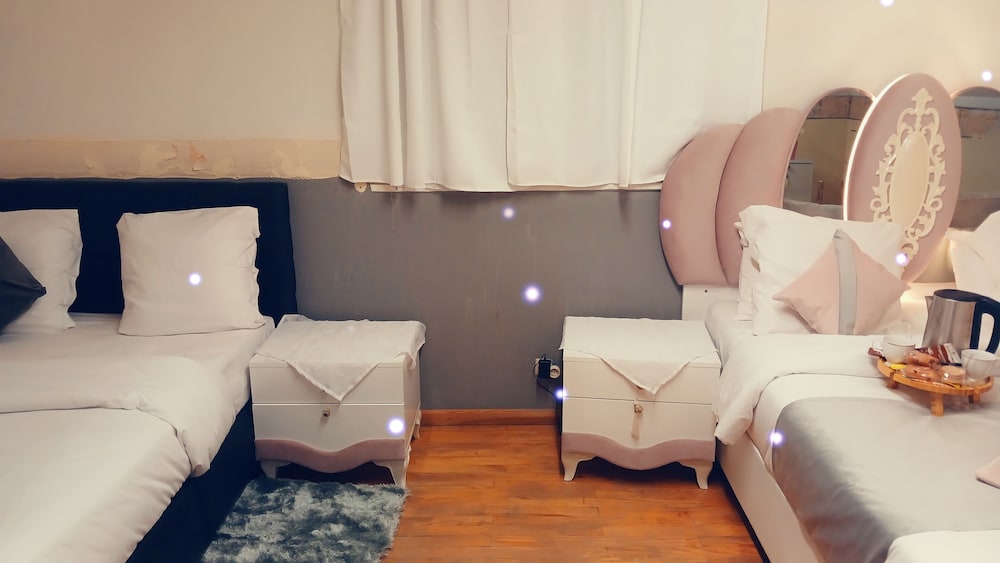 Family Quadruple Room - Photo 1