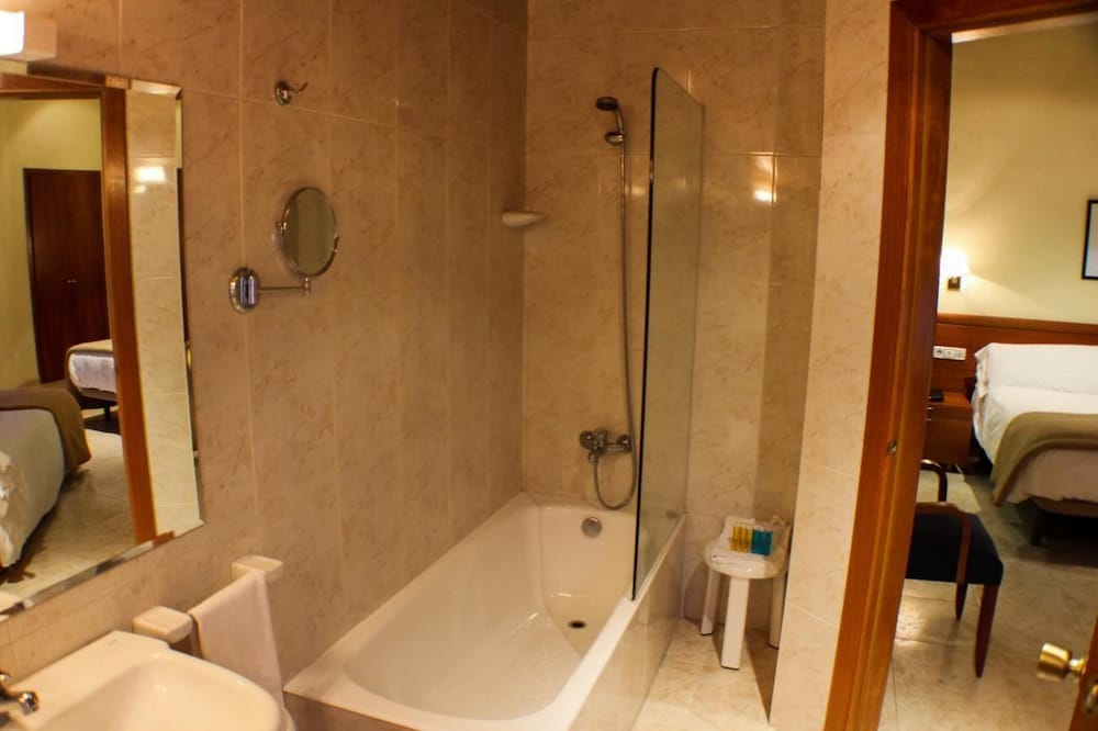 Quadruple Room (2+2) photo 2