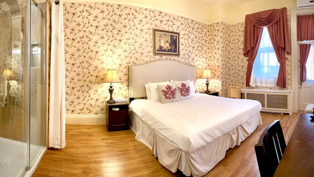 Superior Room, 1 King Bed, Terrace thumbnail 6
