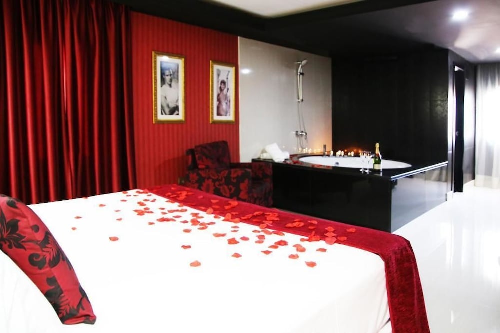Superior Double Room, 1 King Bed, Jetted Tub