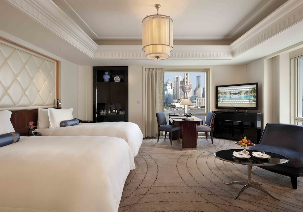 Grand Deluxe River Twin Room