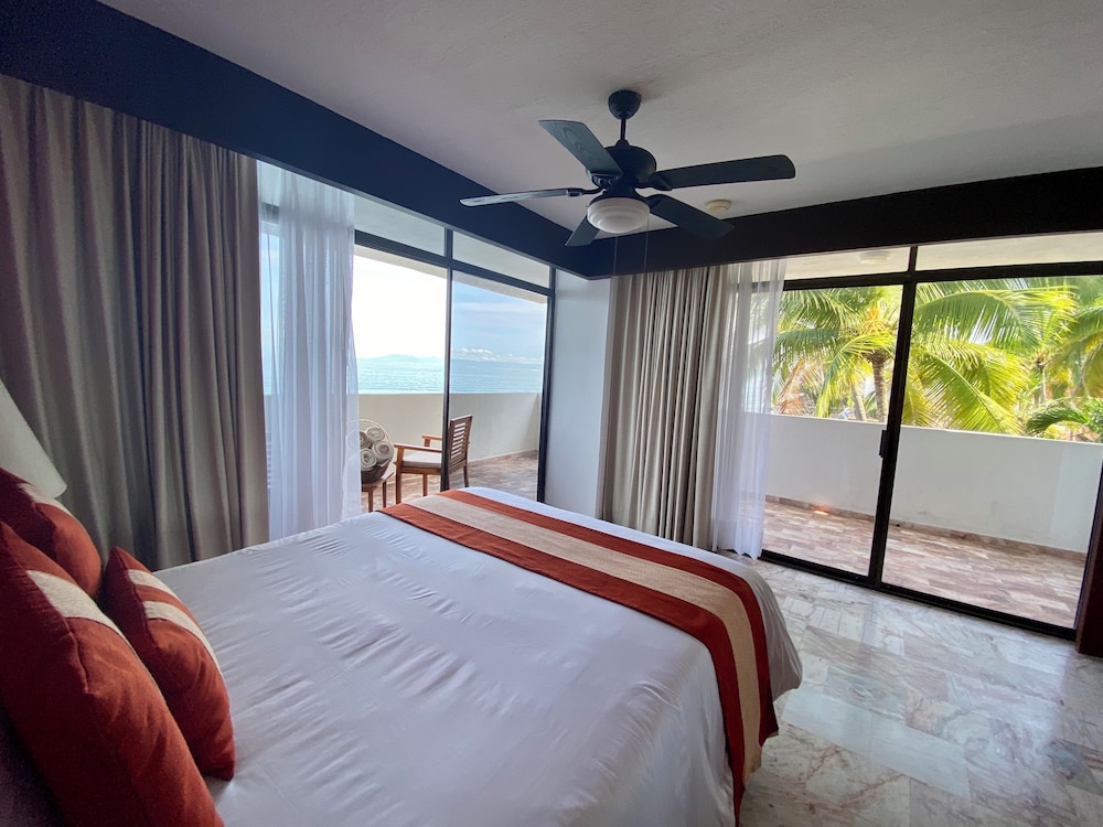 Family Suite with 2 bedrooms and Large Terrace Oceanfront - Photo 1