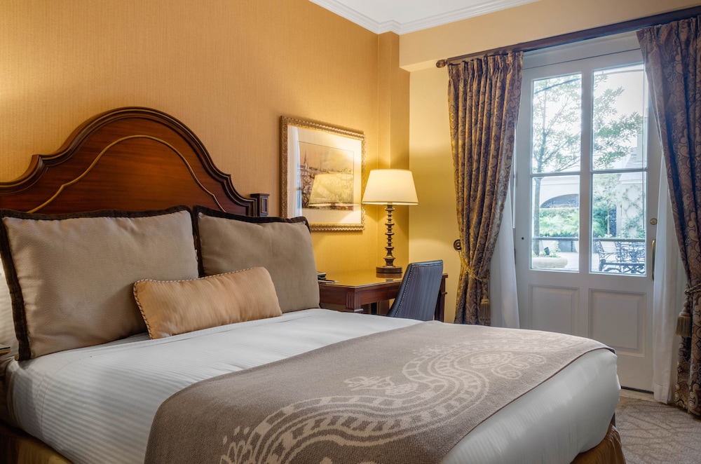 Premier Room, 1 Queen Bed, Balcony - Photo 6