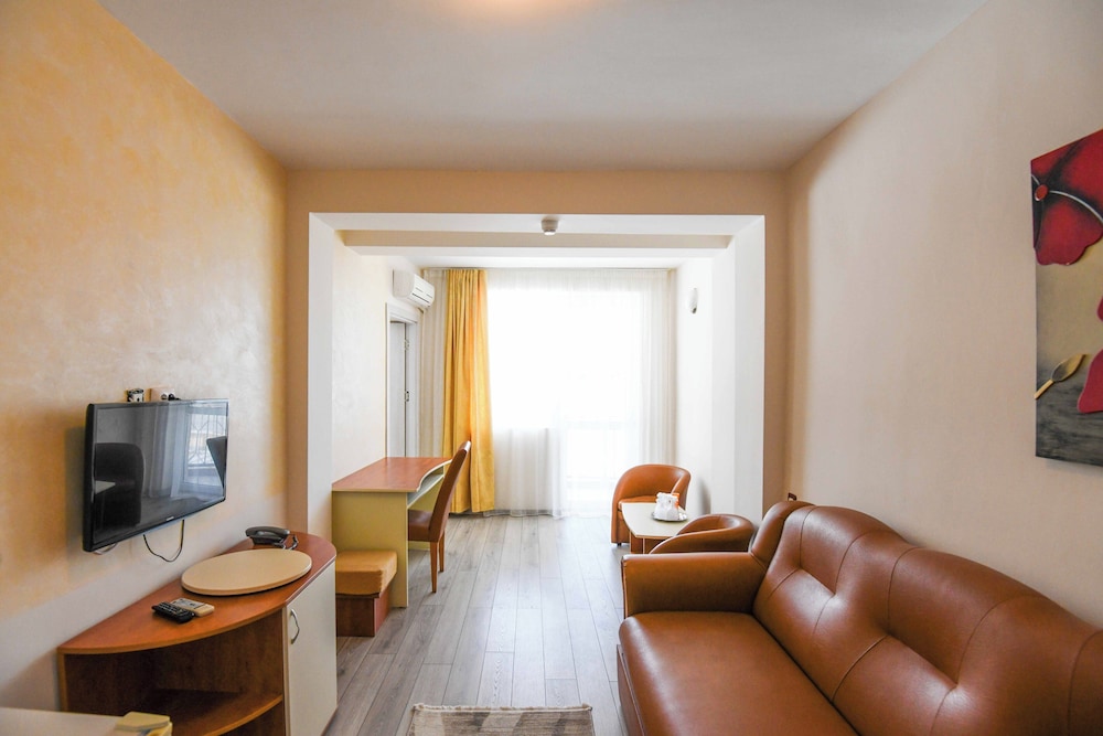 Single Room, Balcony