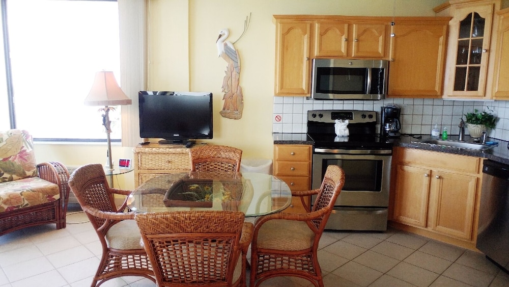One Bedroom Apartment, Bay view 1005 photo 2