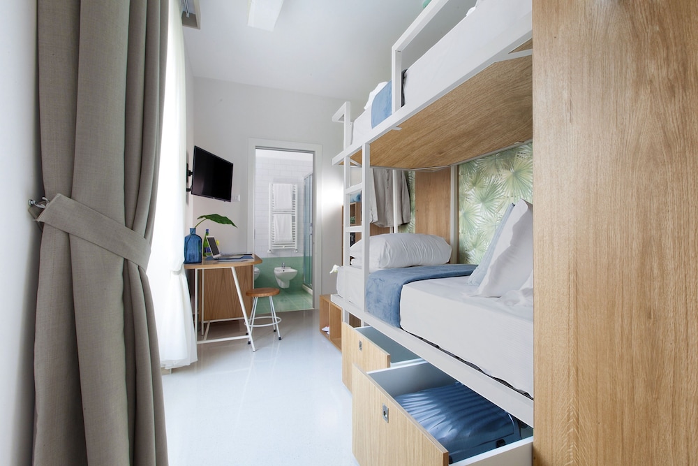Economy Twin Room, Garden View