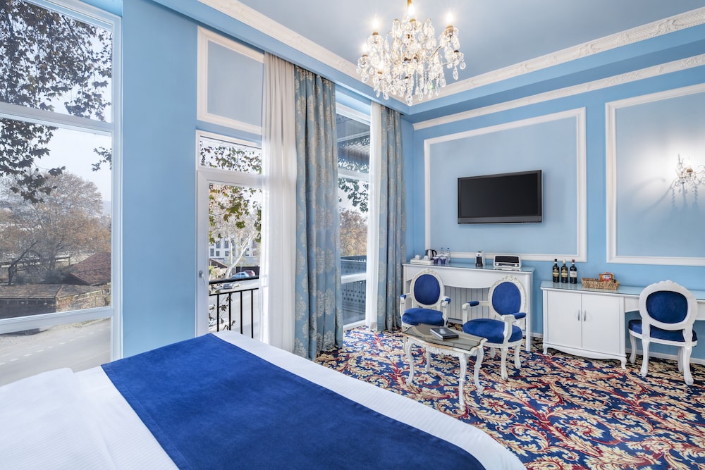 Deluxe Room, Balcony - Photo 14
