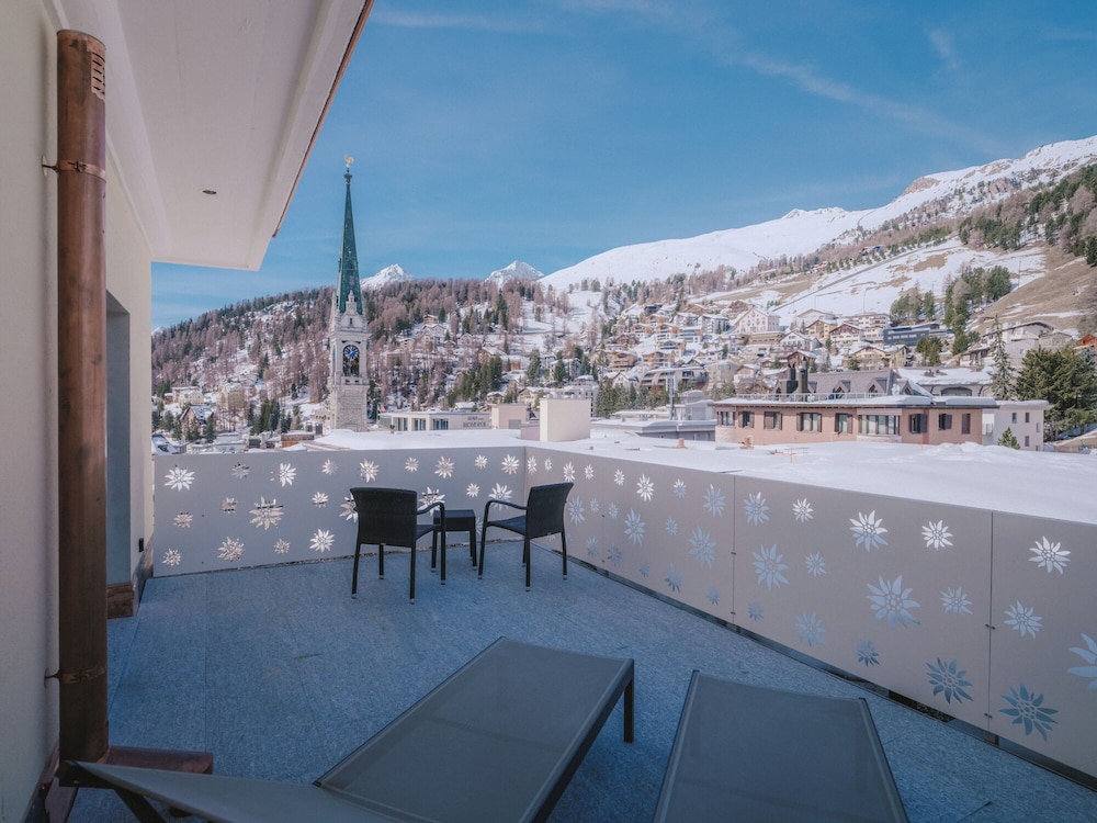 Piz Nair Suite thumbnail 5