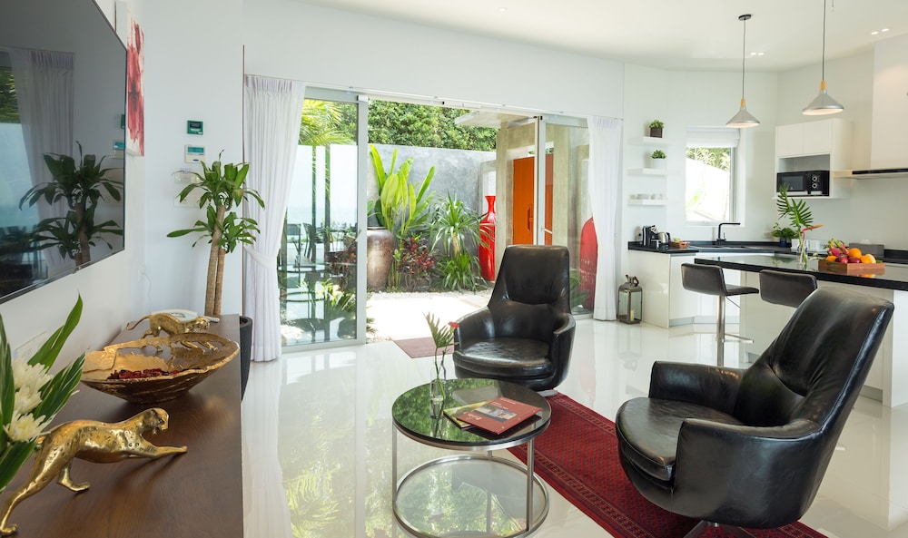 2-Bedroom Villa with Sea View photo 3