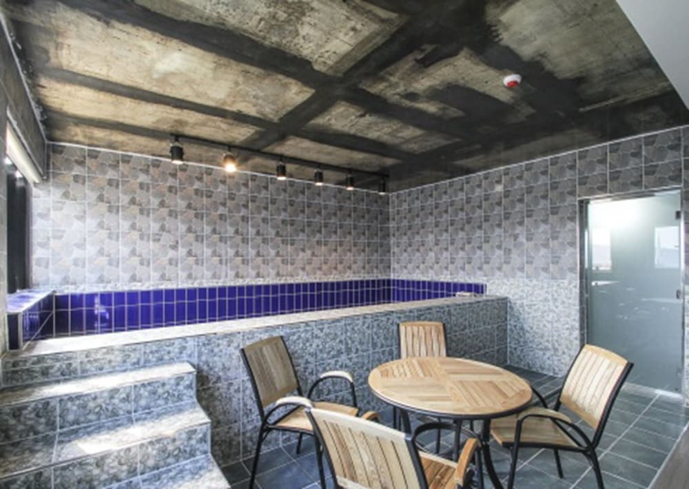 Royal Studio Suite photo 3