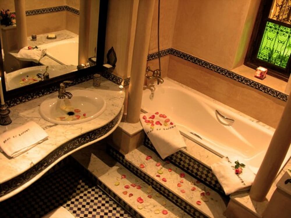 Standard Room - Photo 11