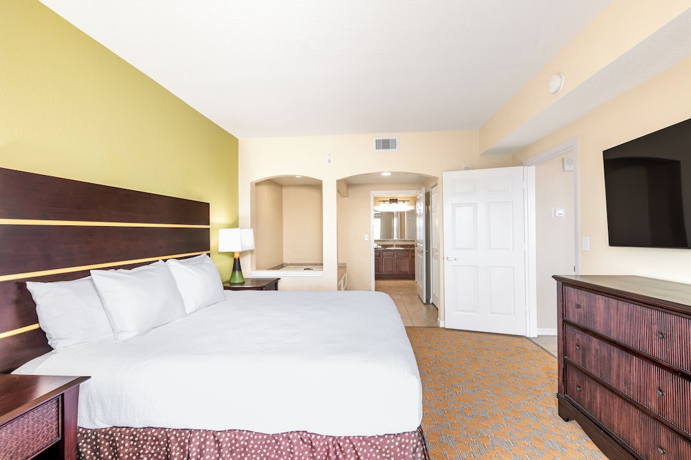 King One Bedroom Suite, Kitchenette - Photo 2