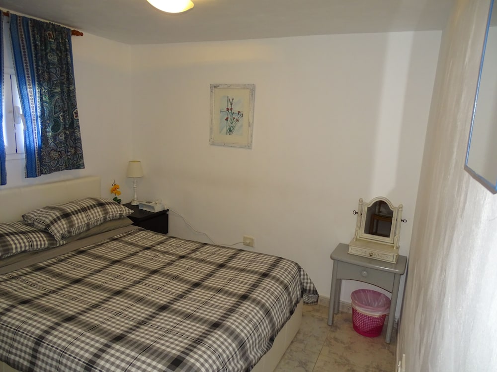 BURGOS SUITE 3