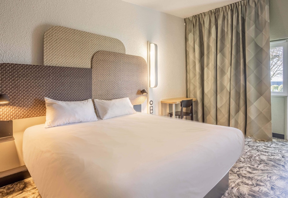 Double Room, Non Smoking - Photo 4
