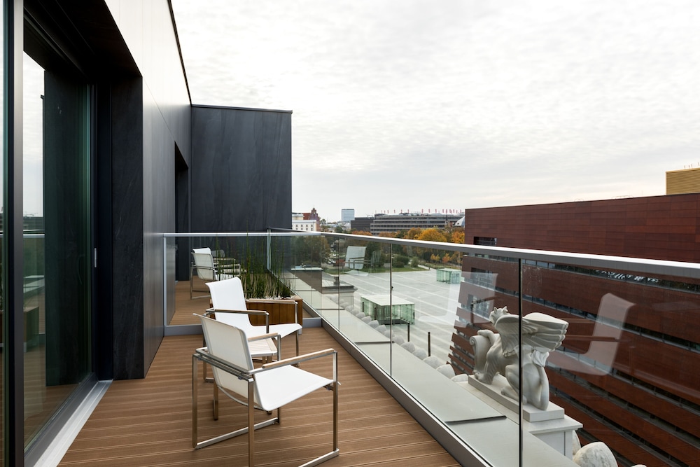 Standard Room, 1 King Bed, Balcony, City View