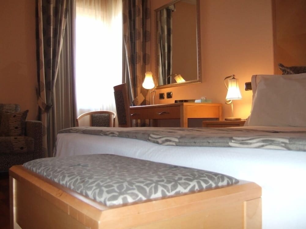 Family Quadruple Room (2 adults + 2 children)