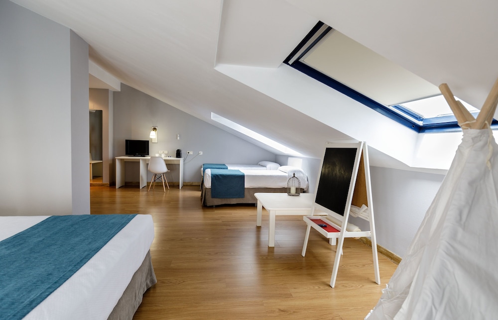 Family Quadruple Room photo 3