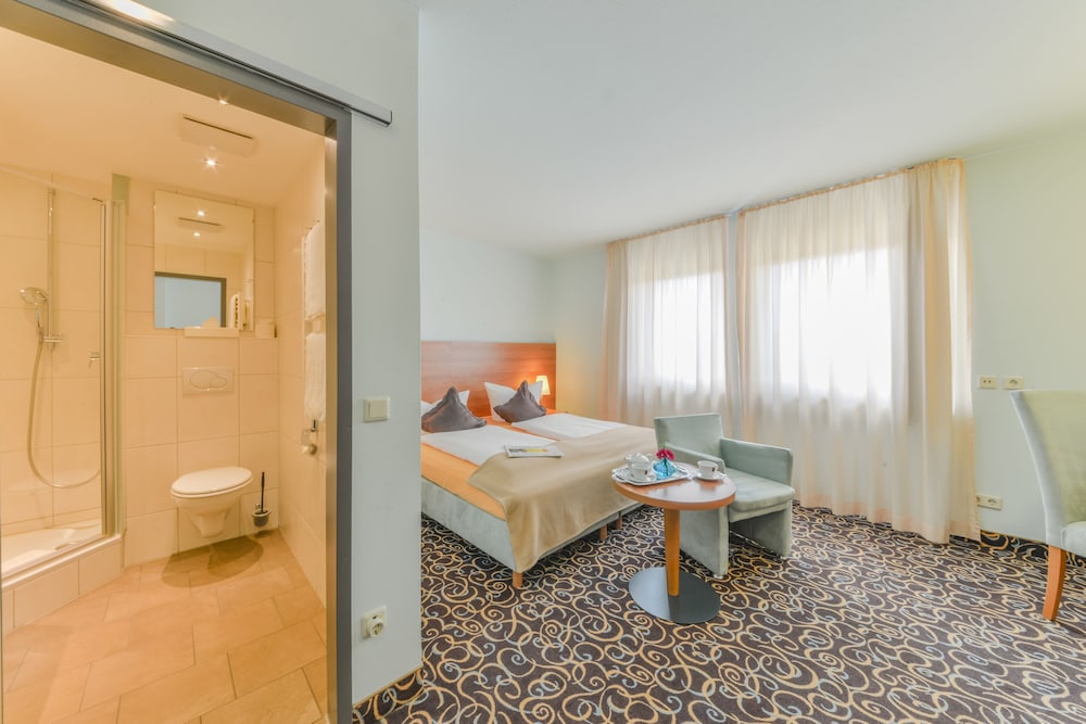 Basic Double or Twin Room photo 3