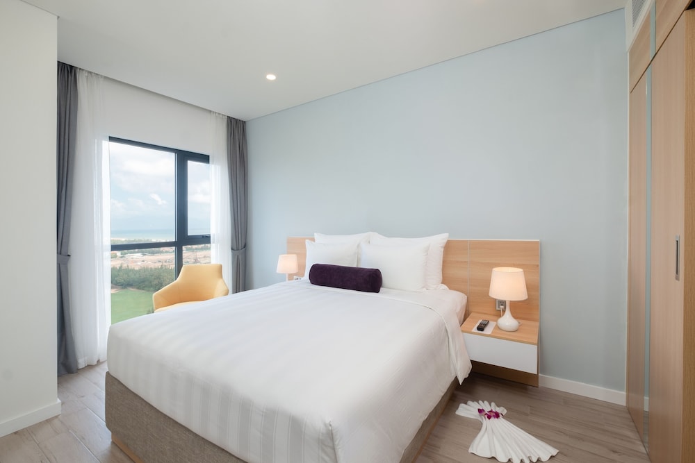 Suite, 1 Bedroom - Photo 11