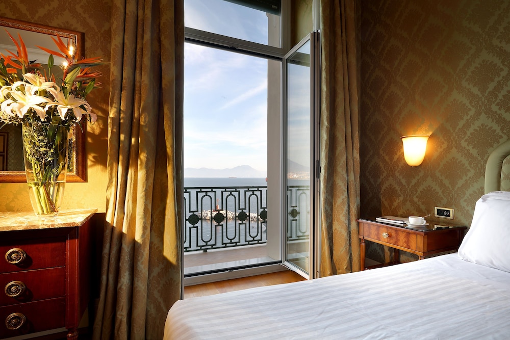 Suite, Sea View