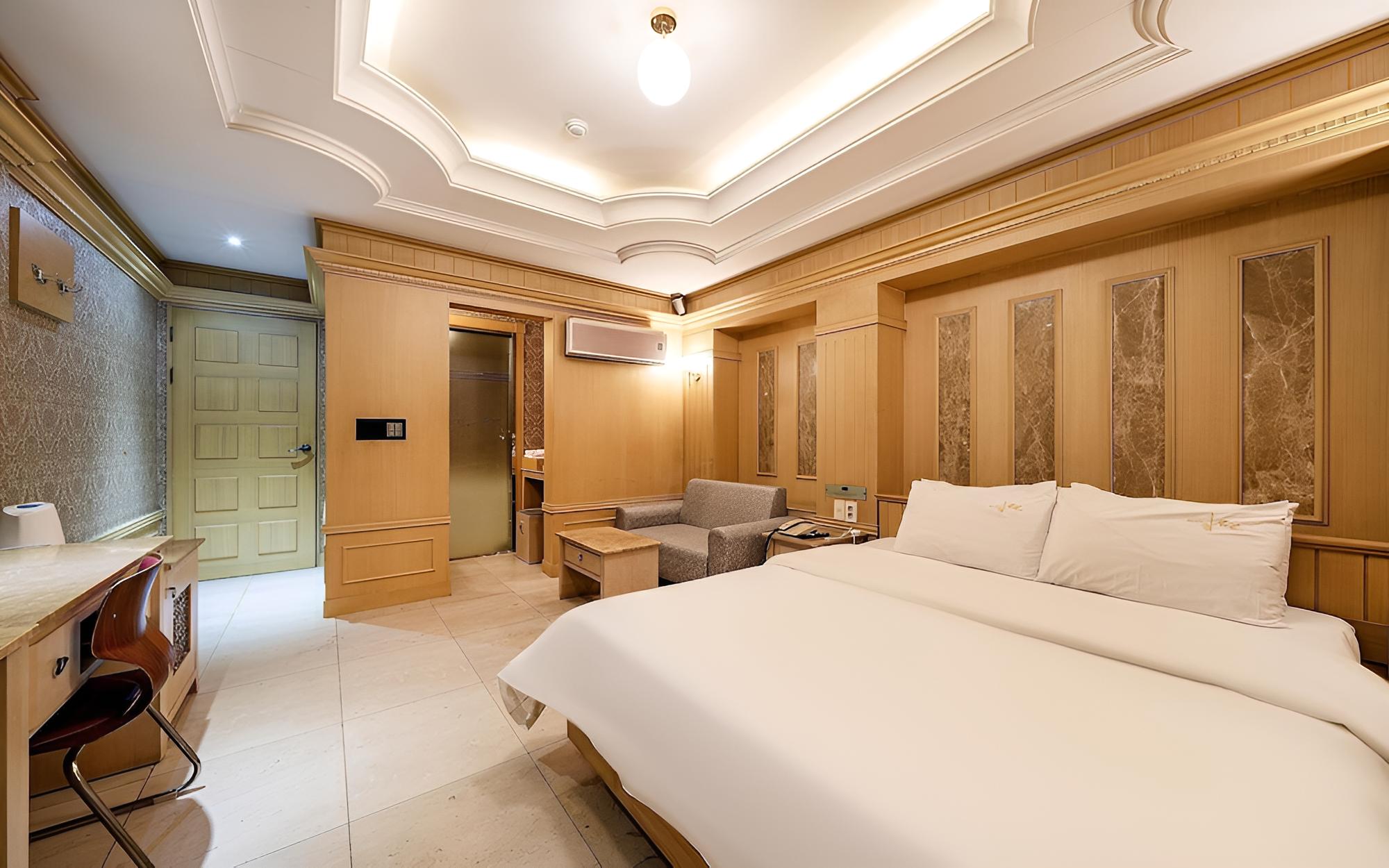 Room (Superior (2 parking spaces per room b) photo 2