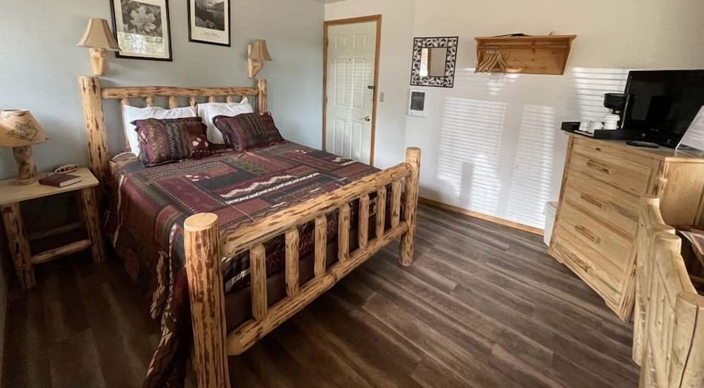Standard Room, 1 Queen Bed, Non Smoking photo 1