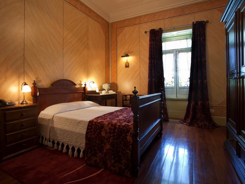 Double Room, Garden View (Red) photo 1