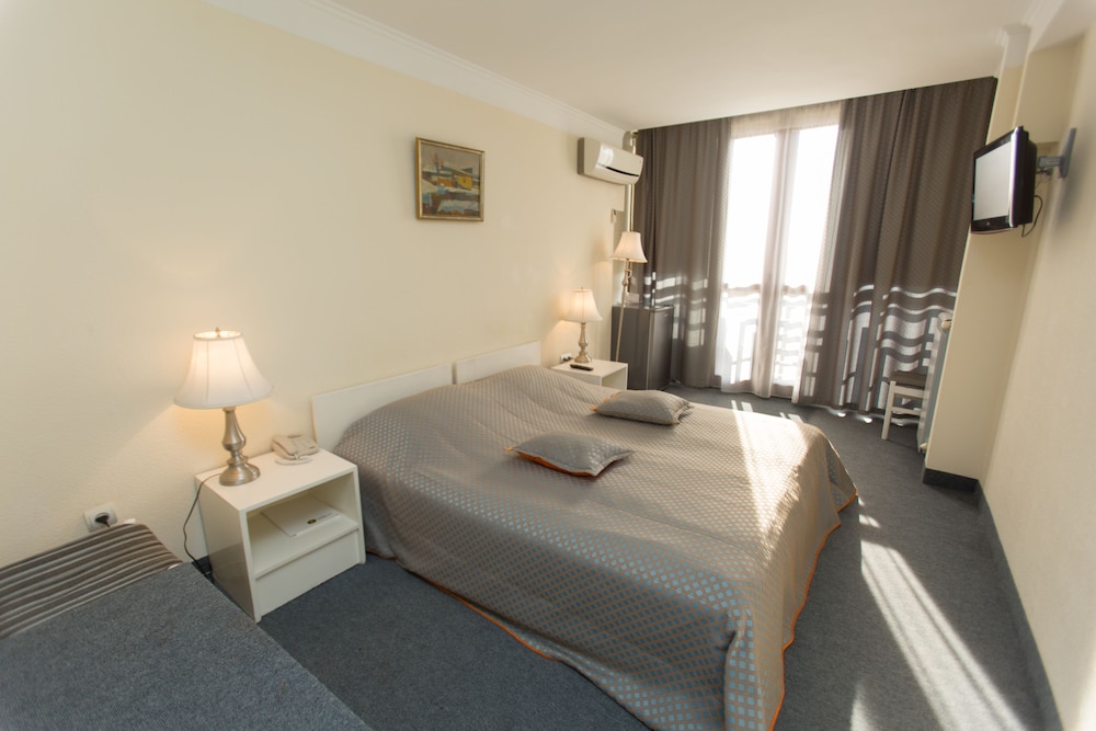 Standard Double or Twin Room, 1 Double or 2 Twin Beds, City View photo 1