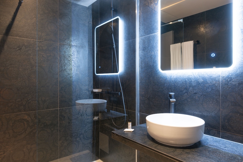 QUADRUPLE ROOM ELEGANCE - Photo 4