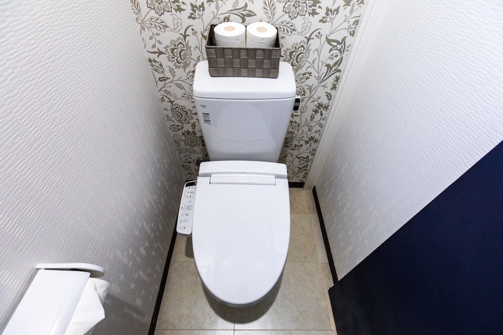 Economy Triple Room - Photo 7