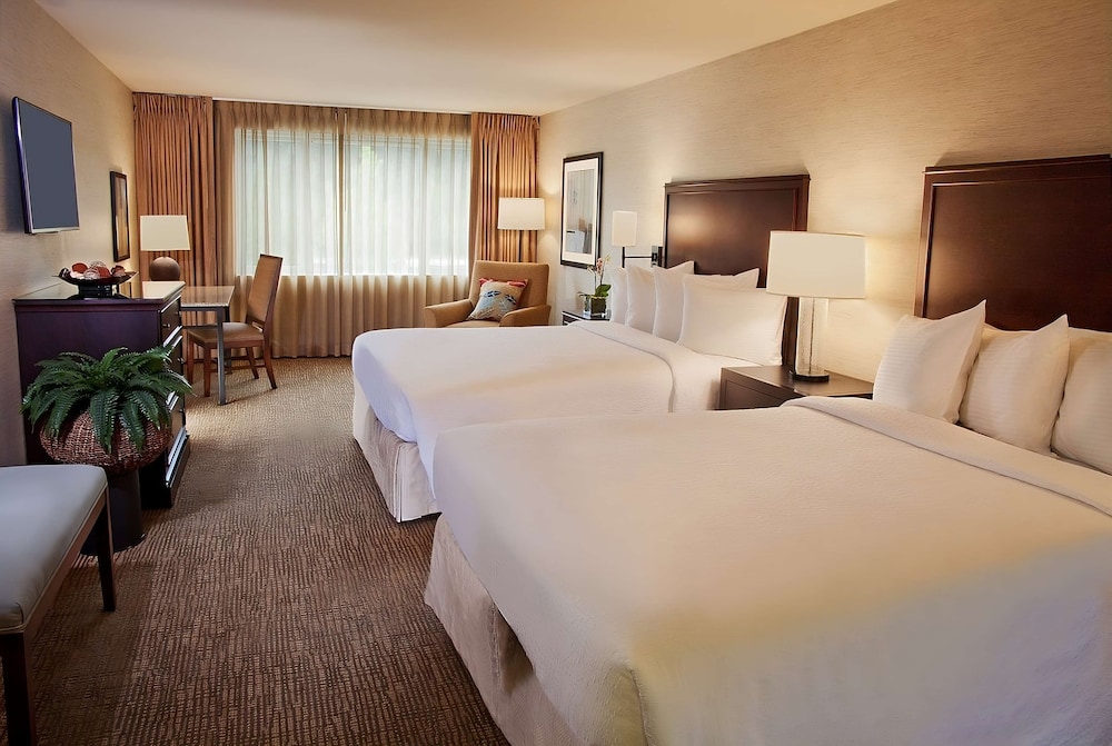 Standard Room, 2 Queen Beds, Non Smoking - Photo 1