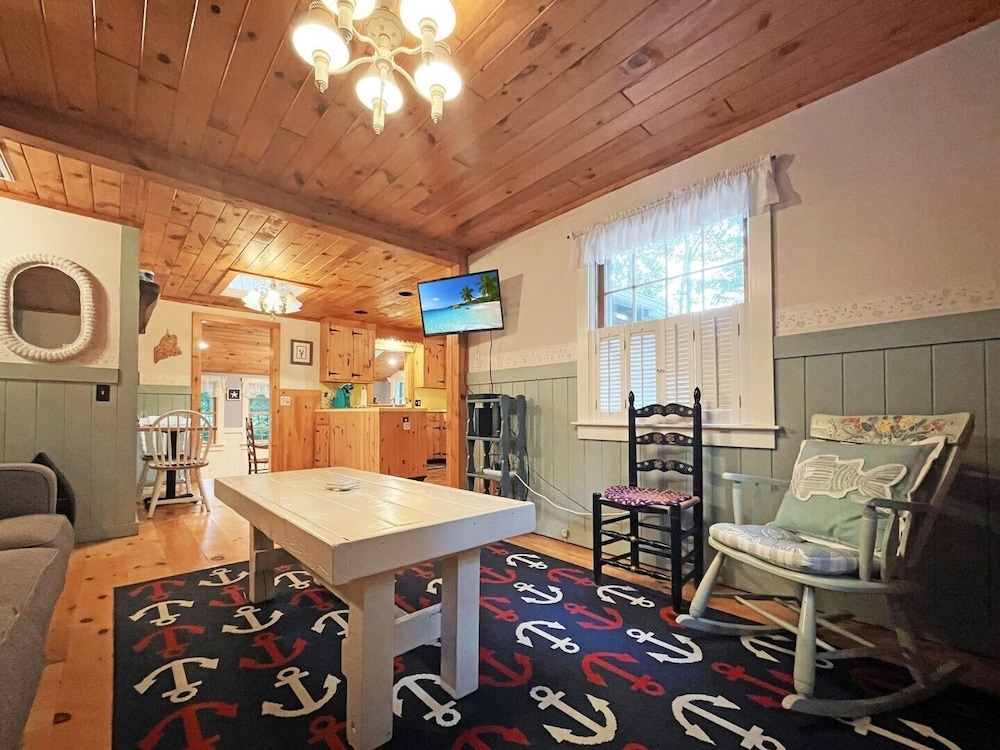 House, 3 Bedrooms photo 2