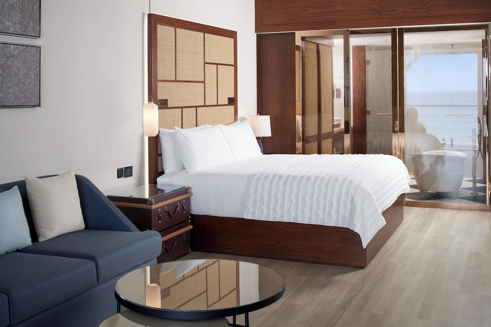 Family Suite, 1 King Bed with Sofa bed, Beachfront - Photo 4
