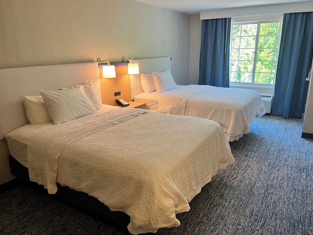 Standard Room, 2 Queen Beds, Accessible Bathtub - Photo 3