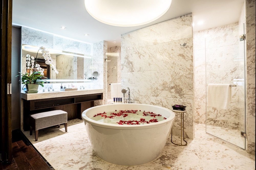 Premier Suite Room - Photo 5