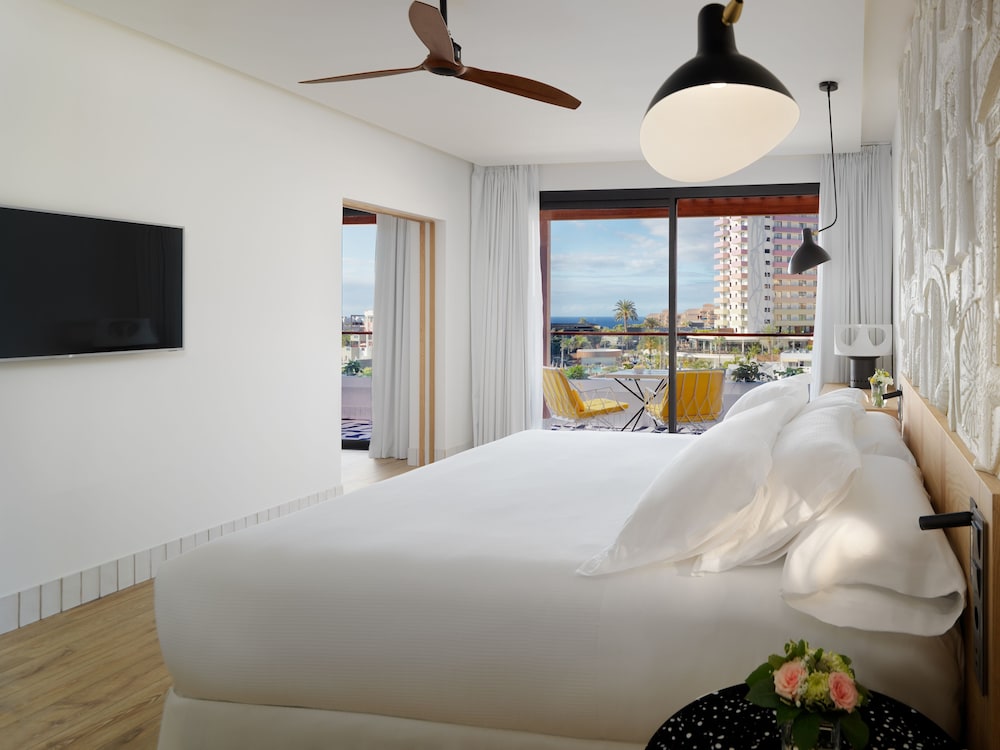 Suite (RoofTop) thumbnail 6