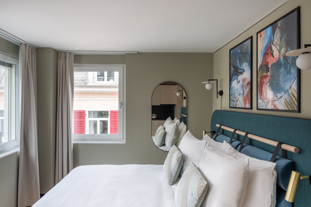 Medium Studio, Kitchenette, Balcony